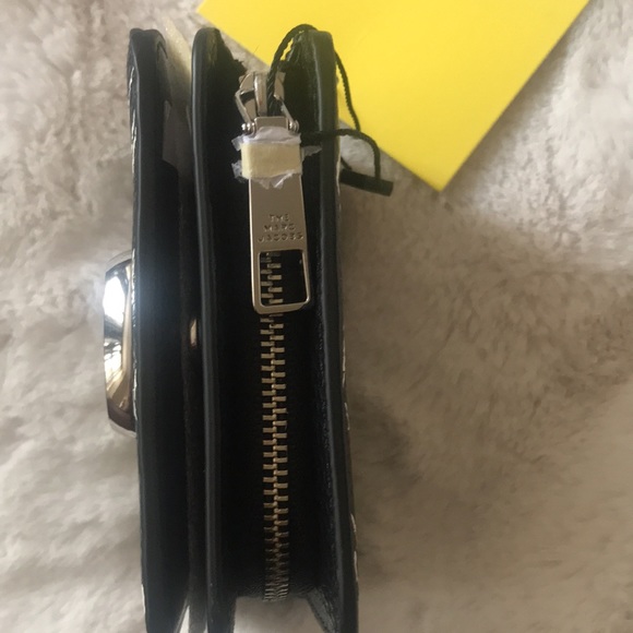 Authentic MARC JACOBS THE SPLATTER MINI COMPACT WALLET - Picture 7 of 12